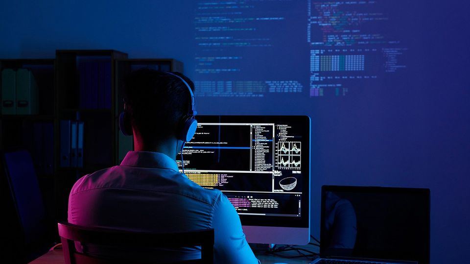 Why Lucknow Businesses Should Invest in Custom Website Development in 2025